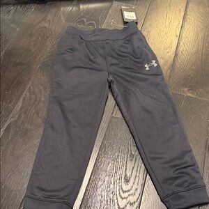 Under Armour jogger size 4